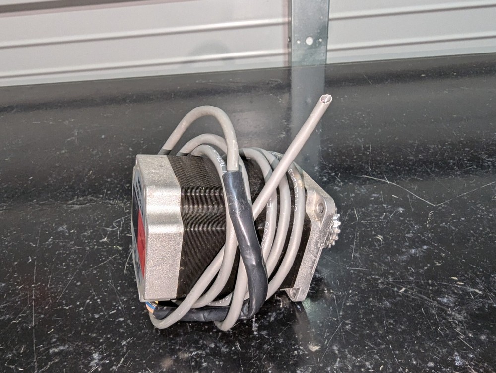 Oriental Motor Co. Vexta PK268-E2.0A 2-Phase Stepper Motor
