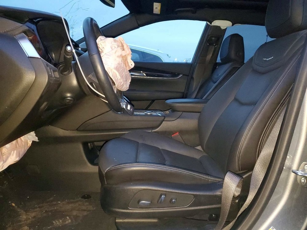 XT5 2024 Glove Box 809351