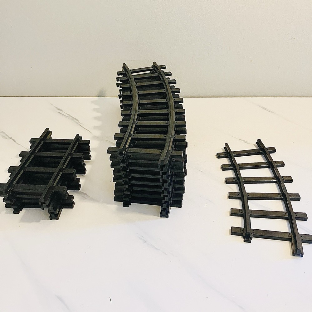 FAO Schwarz Motorized Classic Train Set Plus Tracks
