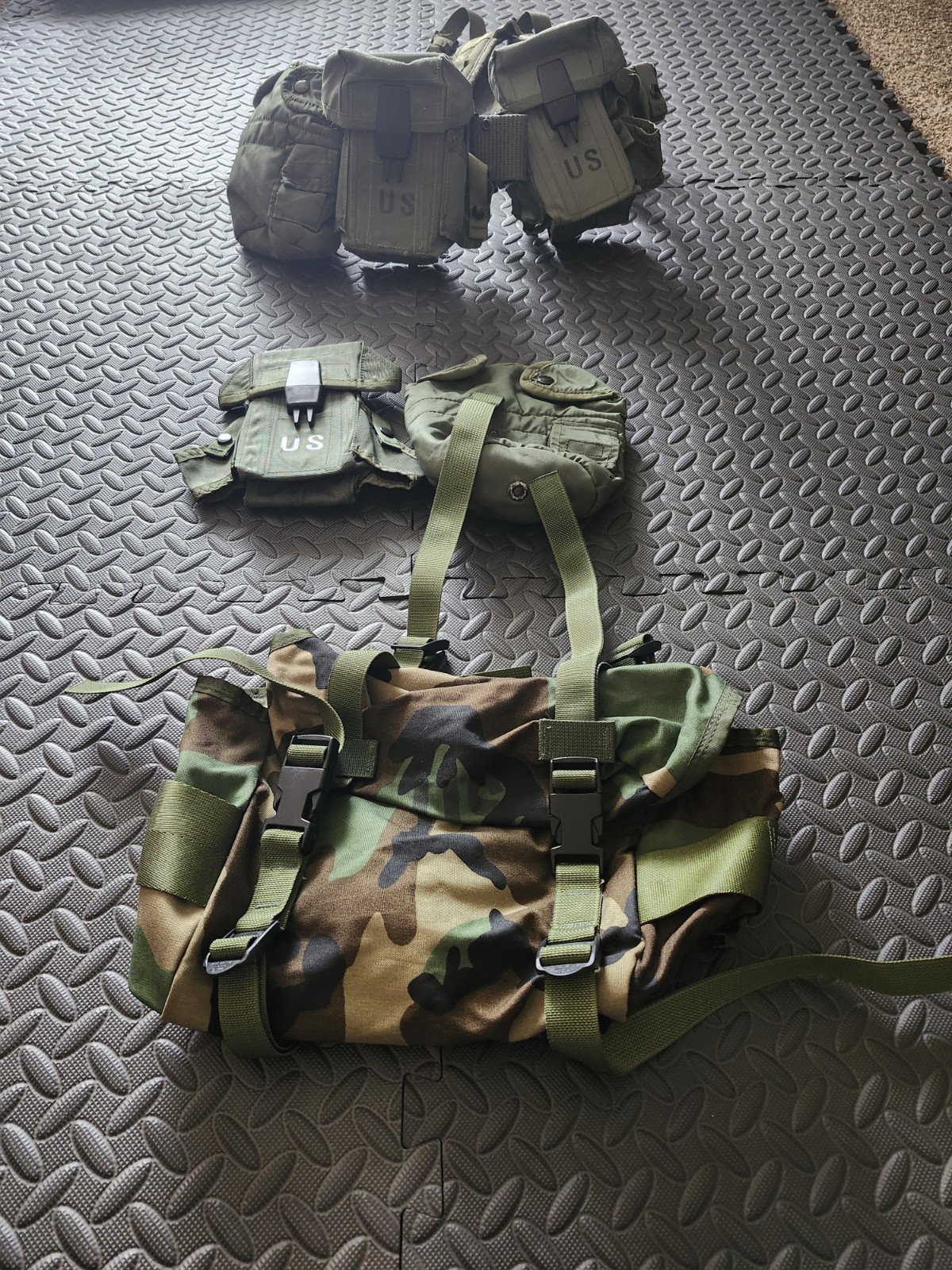 USGI ALICE SET WEB GEAR w/ CANTEEN / AMMO POUCHES SUSPENDERS BELT / BUTTPACK