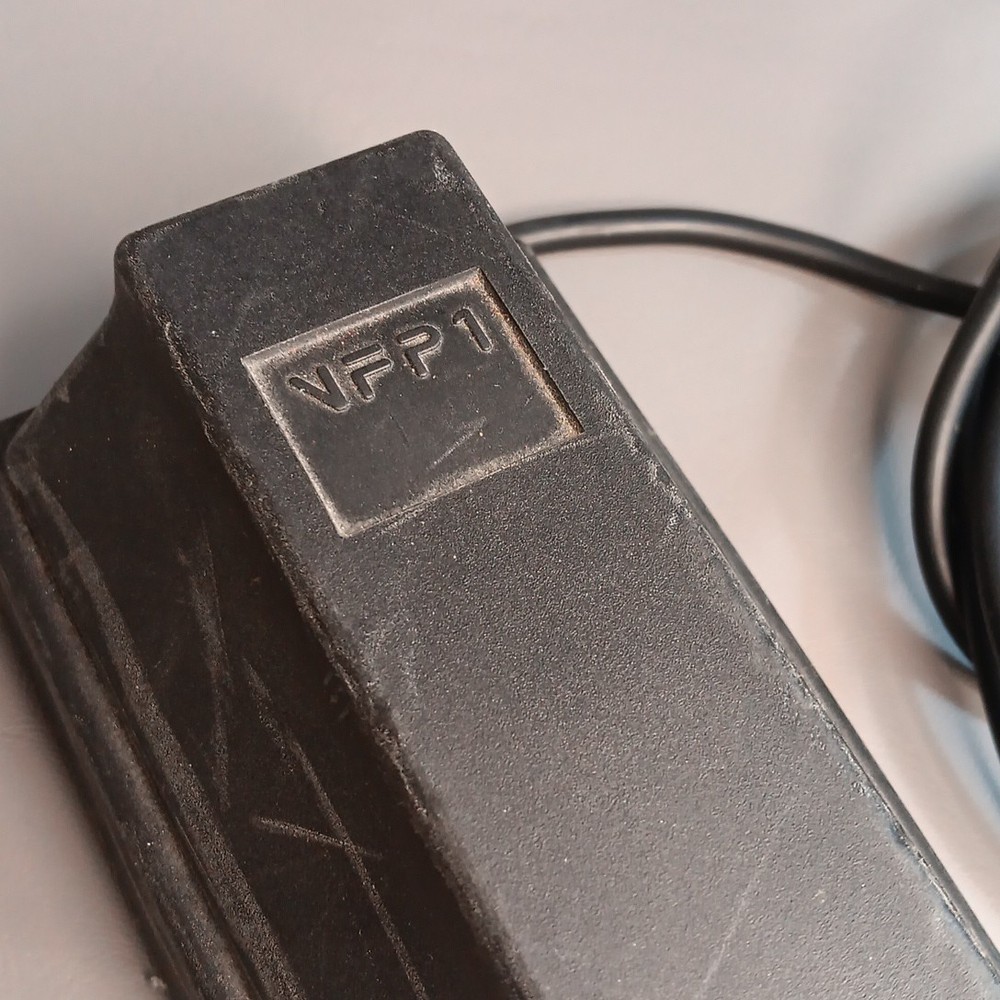 Studiologic VFP1 / 10 - Solid piano style sustain pedal