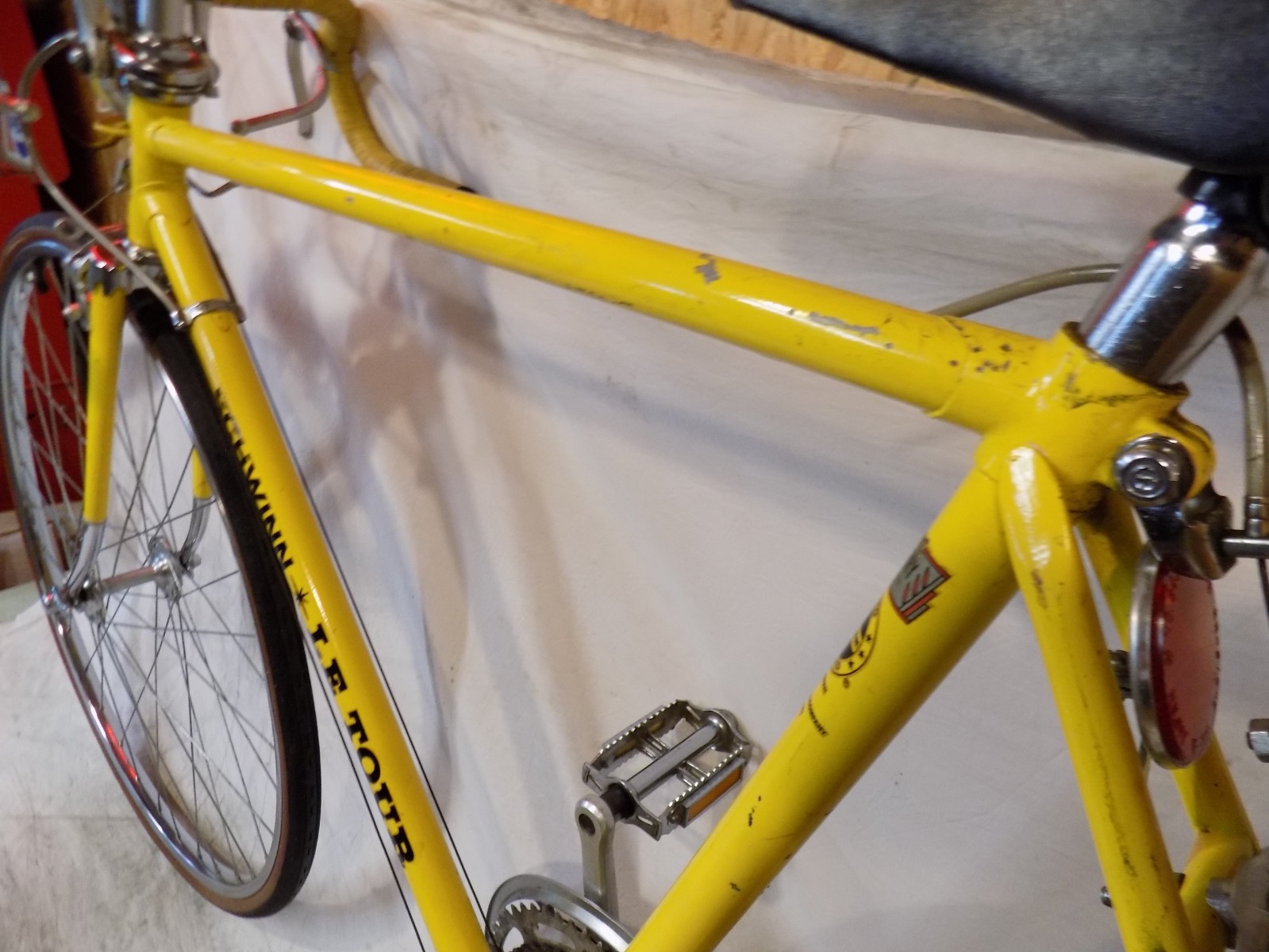 1974 SCHWINN LE TOUR MENS 10-SPEED ROAD BIKE SUPER SPORT VOYAGEUR 12 VINTAGE 74