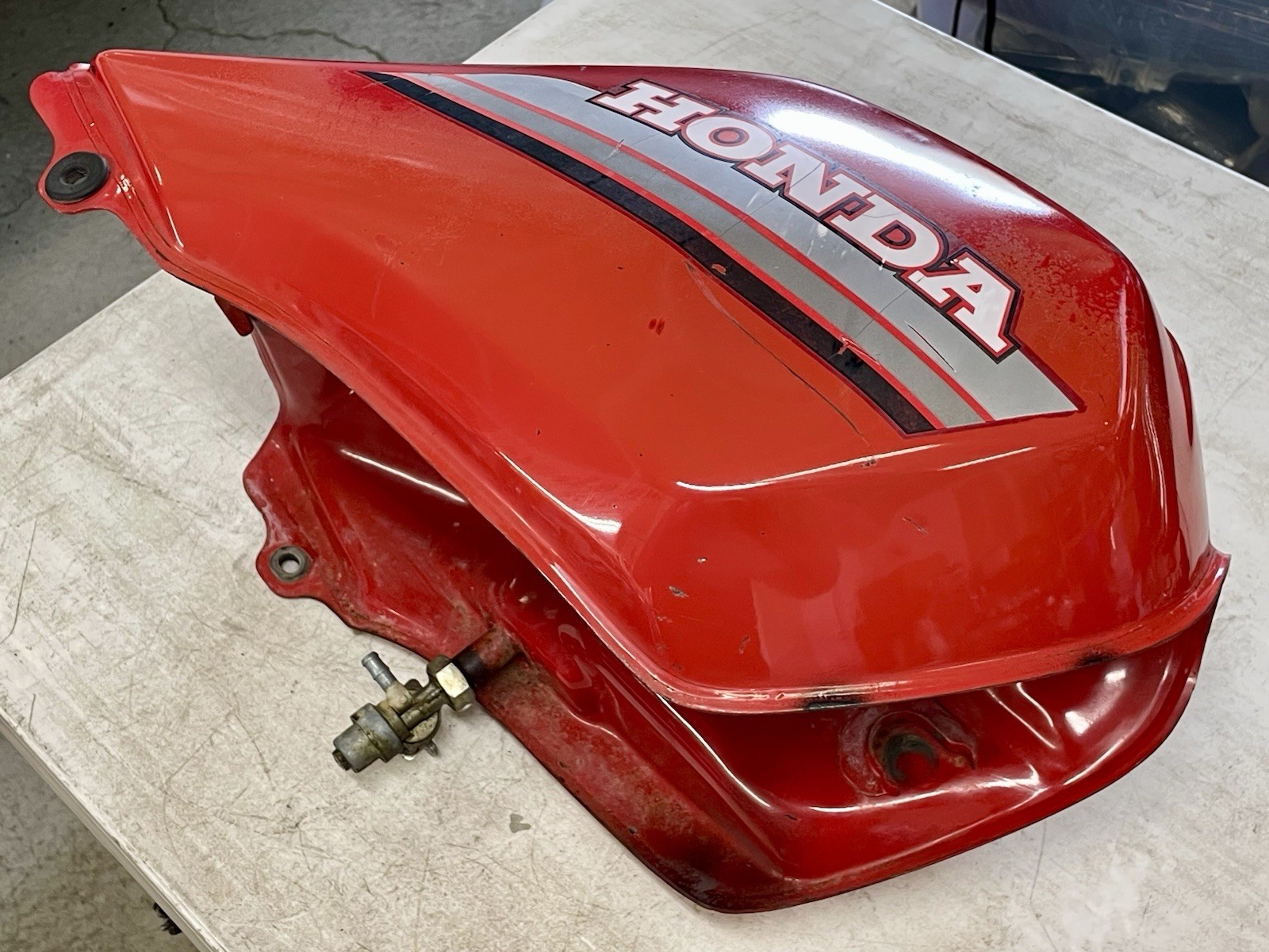 1985-87 Honda ATC 250ES Big Red Gas Fuel Tank OEM W/ KEIHIN Petcock Rust Free