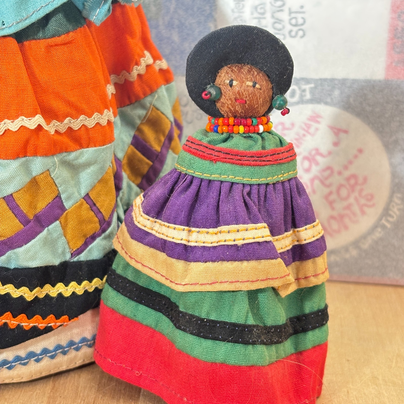 2 Native American Seminole Husk Dolls, Palmetto Fiber Cloth Dresses, 9" and 4"