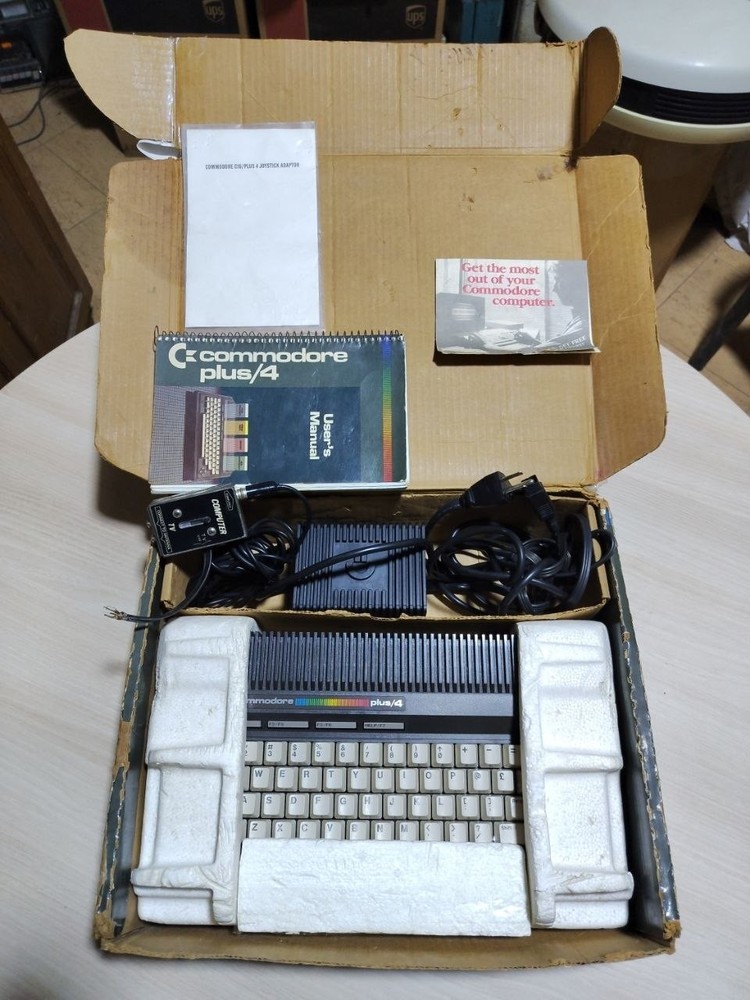 COMMODORE PLUS/4 COMPUTER +4 NTSC Boxed, Vintage
