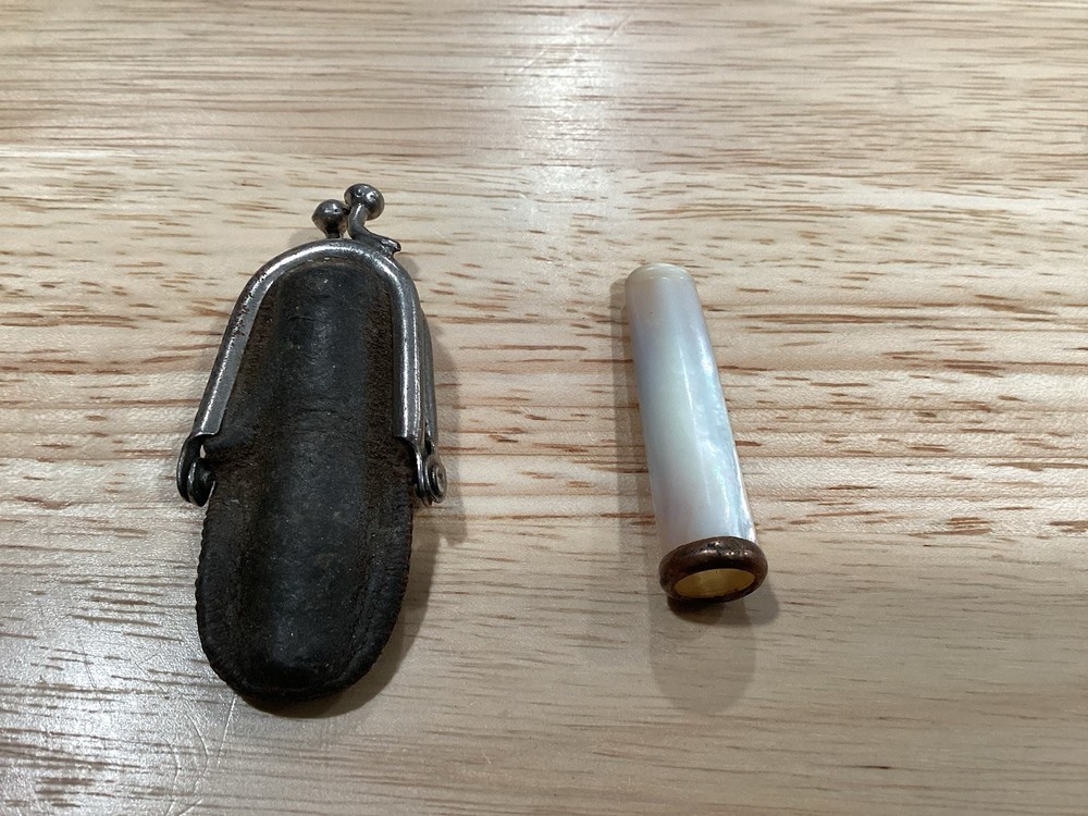 Vintage Cigarette Holder In Leather Case