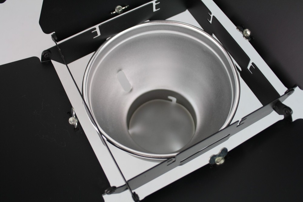 4 Leaf Barndoor Kit w/ 7" Reflector