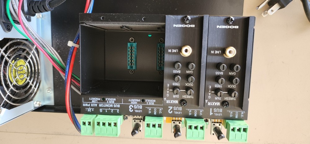 BOGEN MULTICOM-2000 CONTROLLER WITH 7 CARDS POWER SUPPLY ETC READ