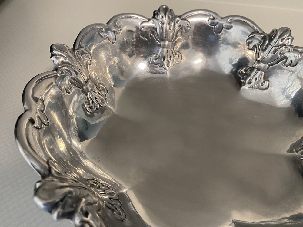 Fruit Bowl Silver fleur de lys 2009 Read The Description