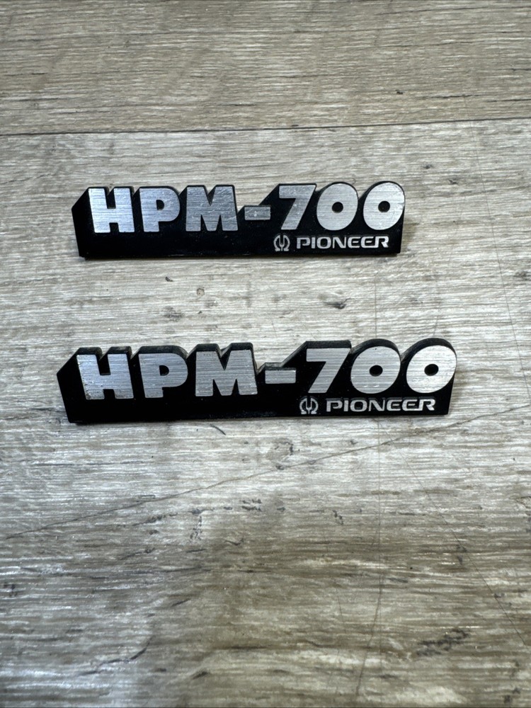 Pioneer HPM 700 Badges