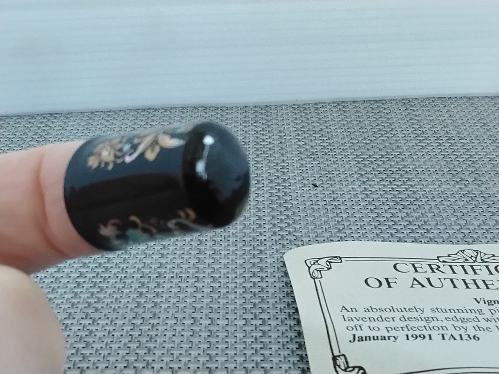 Collectable Thimble Vignette From Japan 1991 Supplied By Thimble Guild +Cert
