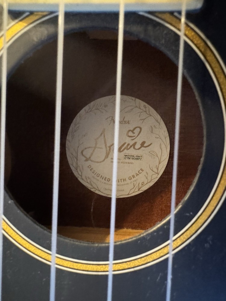 Fender Grace VanderWaal Moonlight Soprano Ukulele Uke