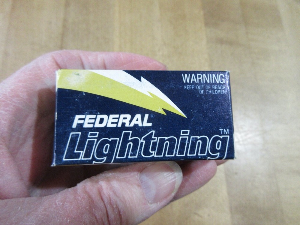 Empty 22 Ammo box Federal Lightening LR     (4 E)  (w9)