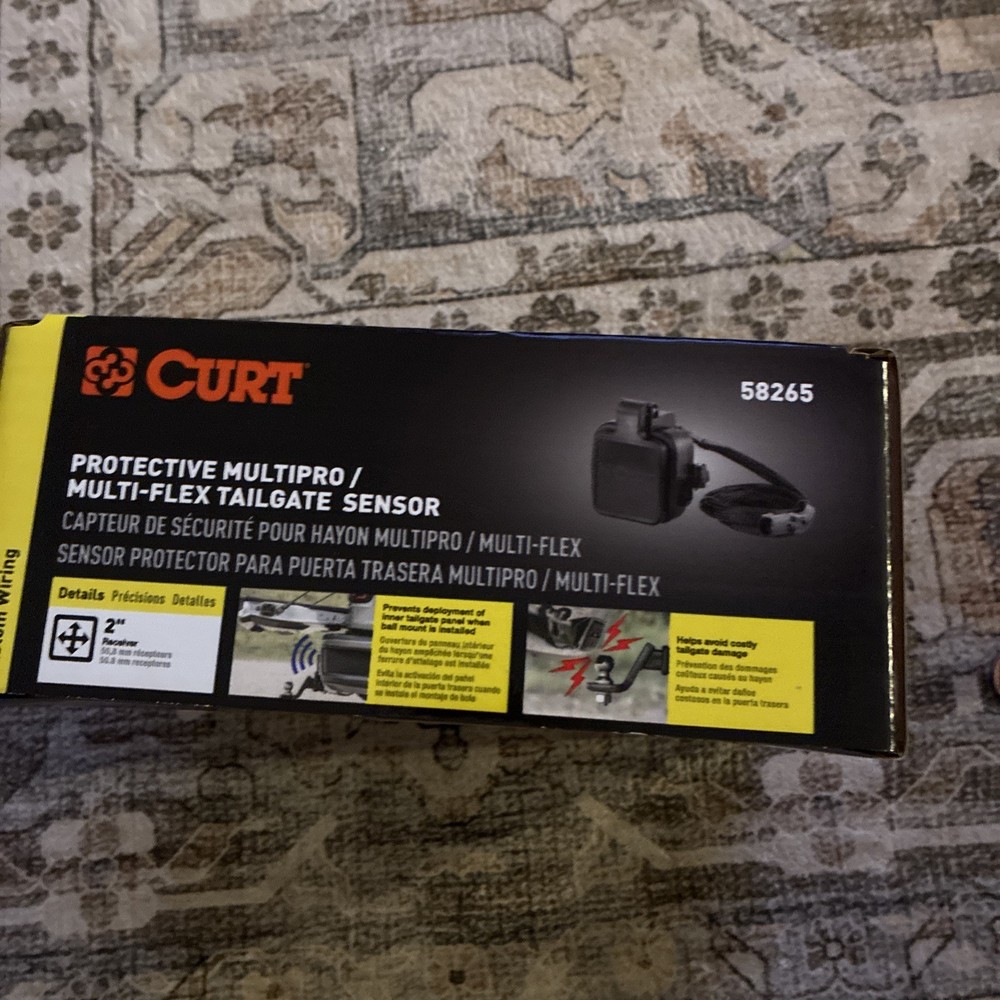 Curt MultiPro Multi-Flex Tailgate Sensor 2" Hitch Cap for 20-21 Silverado Sierra