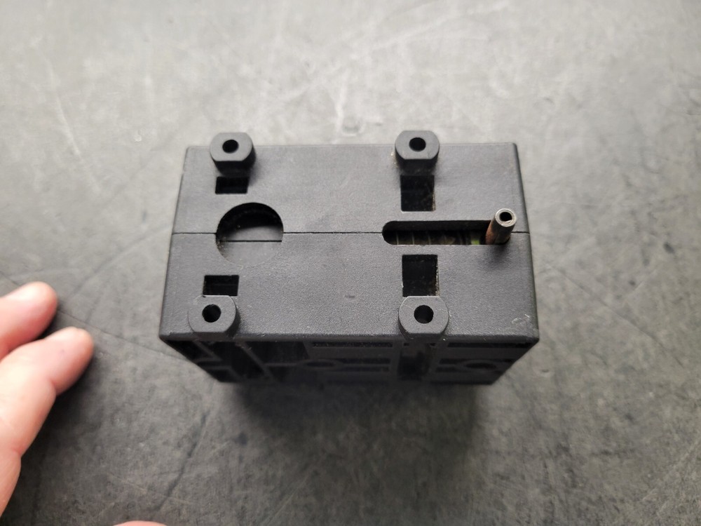 GE Model 1 BEKH Contactor.