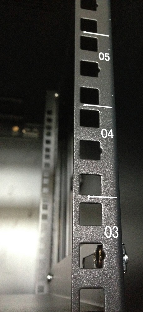 15U Wall Mount Server Rack Locking Network Cabinet Data IT Enclosure VENTED Door