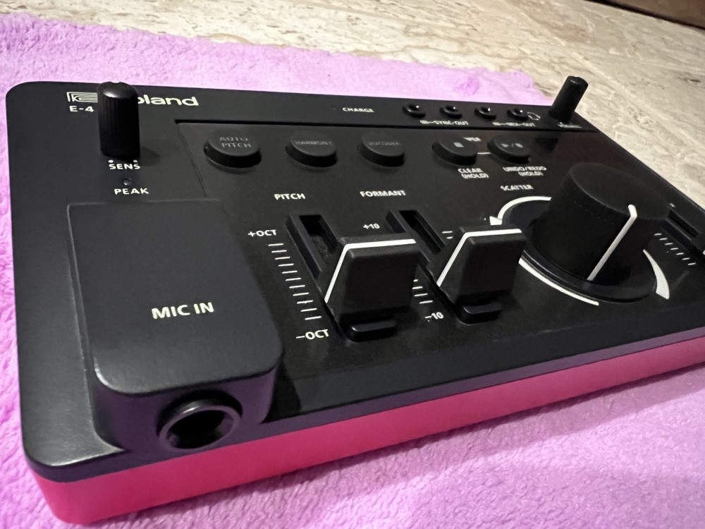 Roland AIRA Compact E-4 Voice Tweaker - MINT - FREE Shipping, Case, Knobs, & Mic