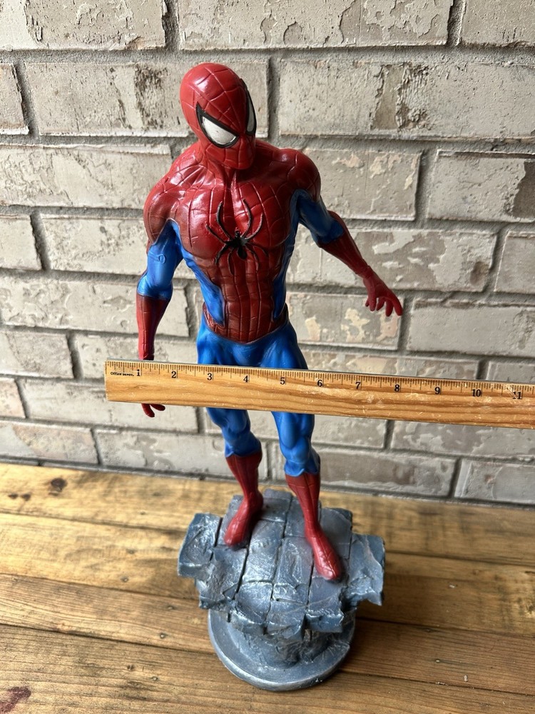 Spiderman Statue