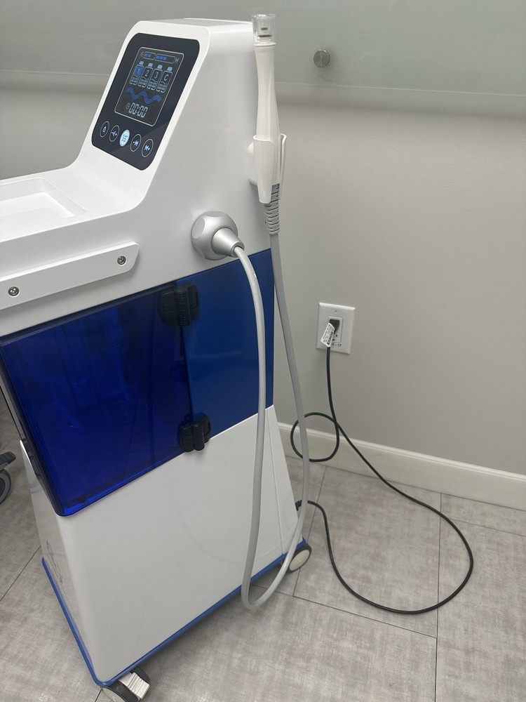 Rohrer Aesthetics AquaClean
