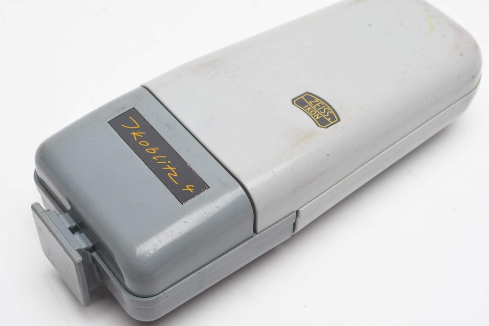 Zeiss Ikon Ikoblitz 4 flash reflector, clean