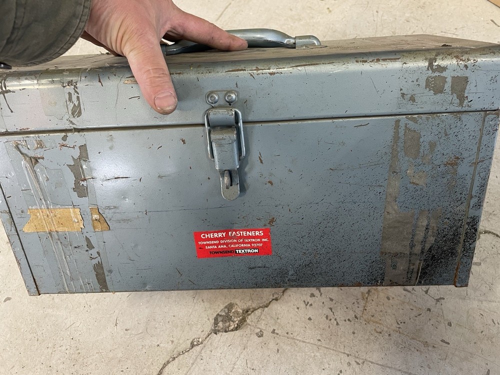 G740 CHERRY RIVETER RIVET GUN