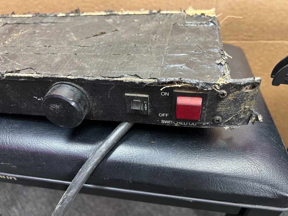 Furman PL-8 Power Conditioner & Light Module