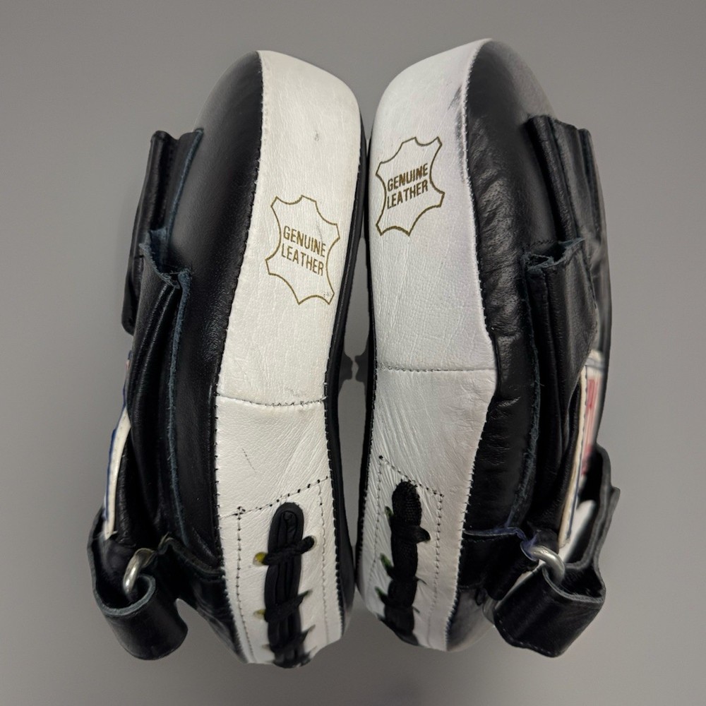 Title Boxing Classics Training Strike Pads Mitts Leather 9 Oz Per Pad