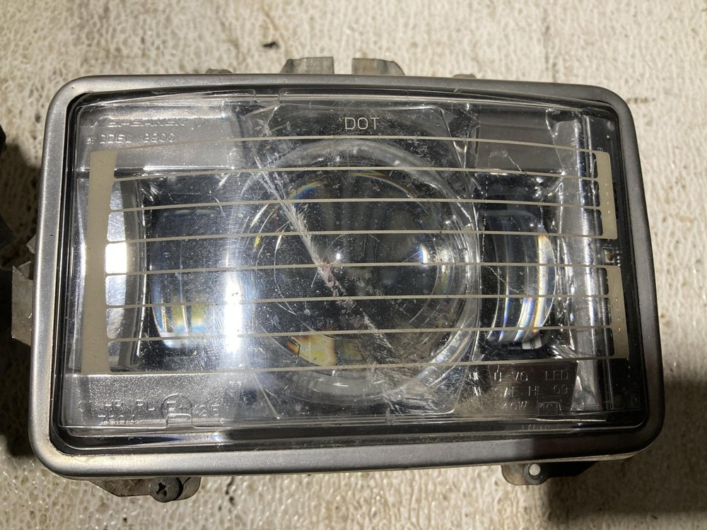 1987-2020 Kenworth T800 Left/Driver Headlamp - Used