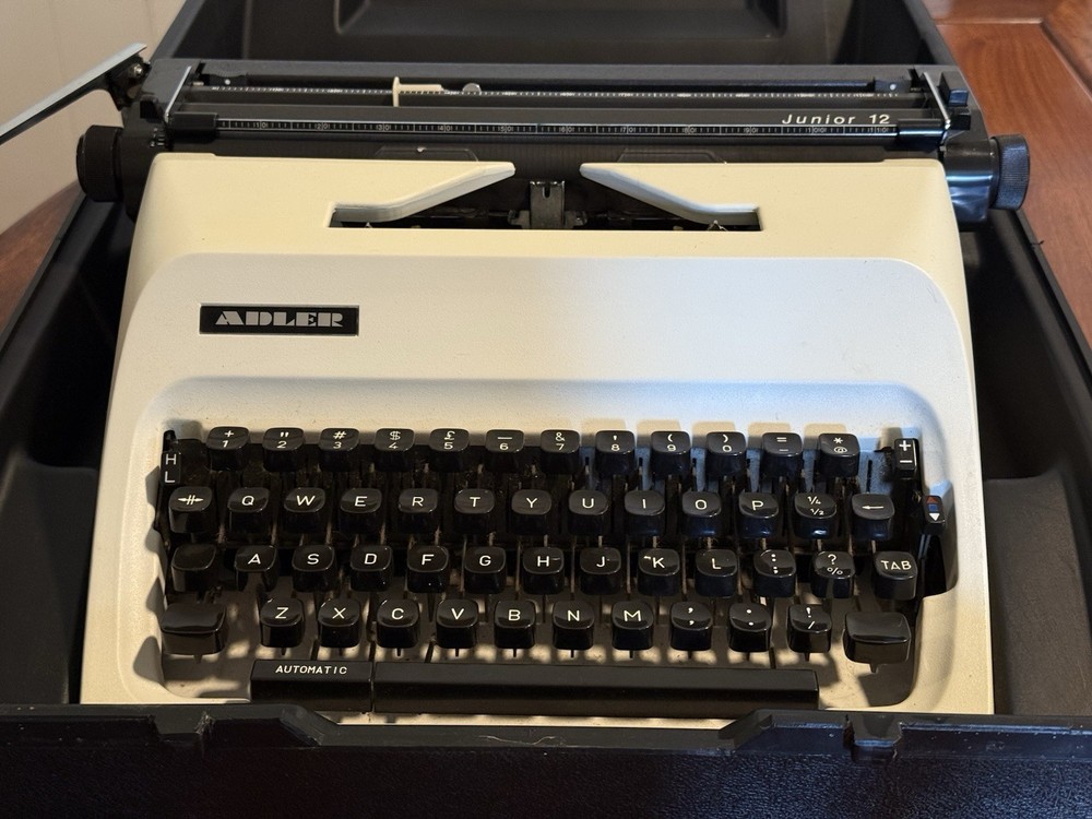 Adler Junior 12 Medium Portable Typewriter - Excellent Condition