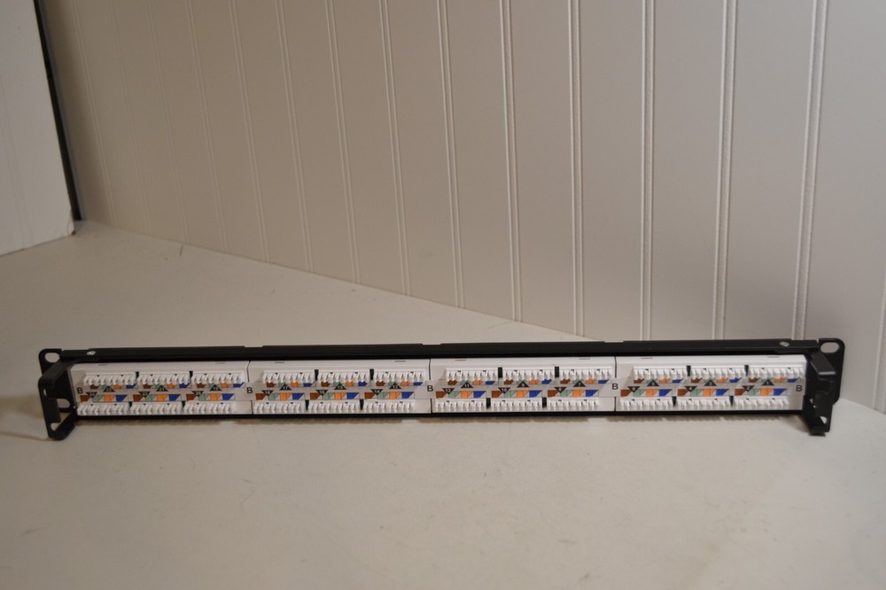 HUBBELL HP5E24E Patch Panel Cat5e 24 Ports