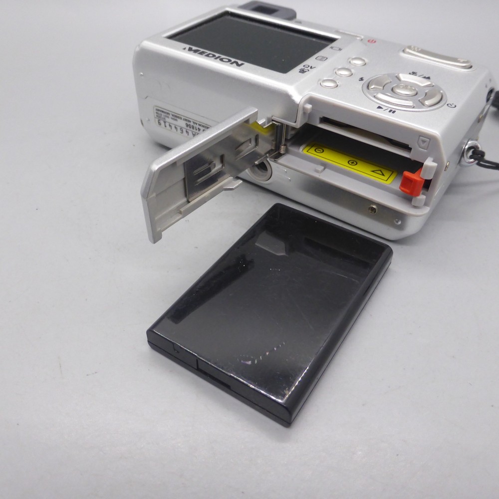 Medion Digital Camera MD41856 6.3MP Silver Tested