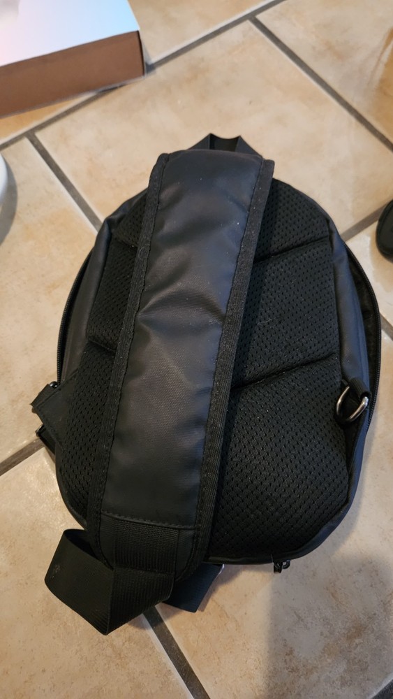 Meta Quest 3 128GB Standalone VR Virtual Reality Gaming Headset & Controllers*