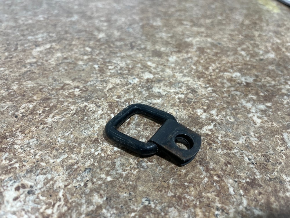 2003 DODGE DURANGO SXT REAR CARGO TIE DOWN RING