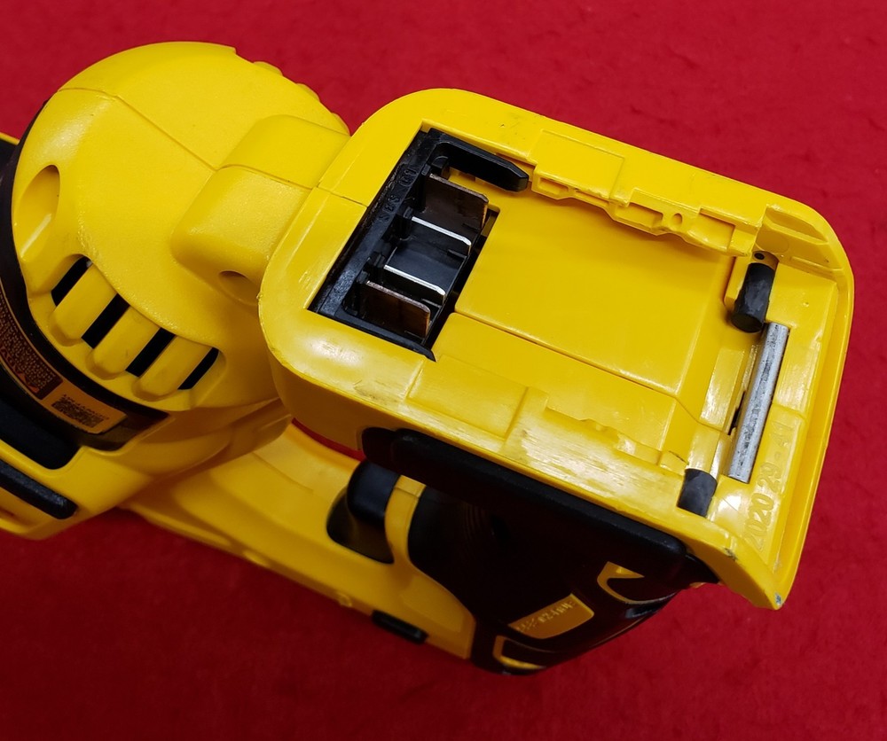 Dewalt DCS367B 20V Max XR Brushless Variable Speed Reciprocating Saw - Tool Only