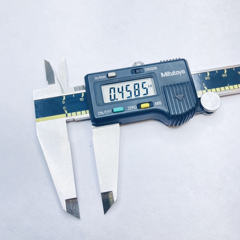 Mitutoyo 500-197 Absolute Digimatic Vernier Caliper Model CD-8" CS w/Case NICE