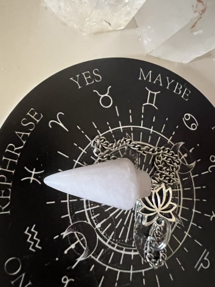 New Snow quart stone pendulum with board