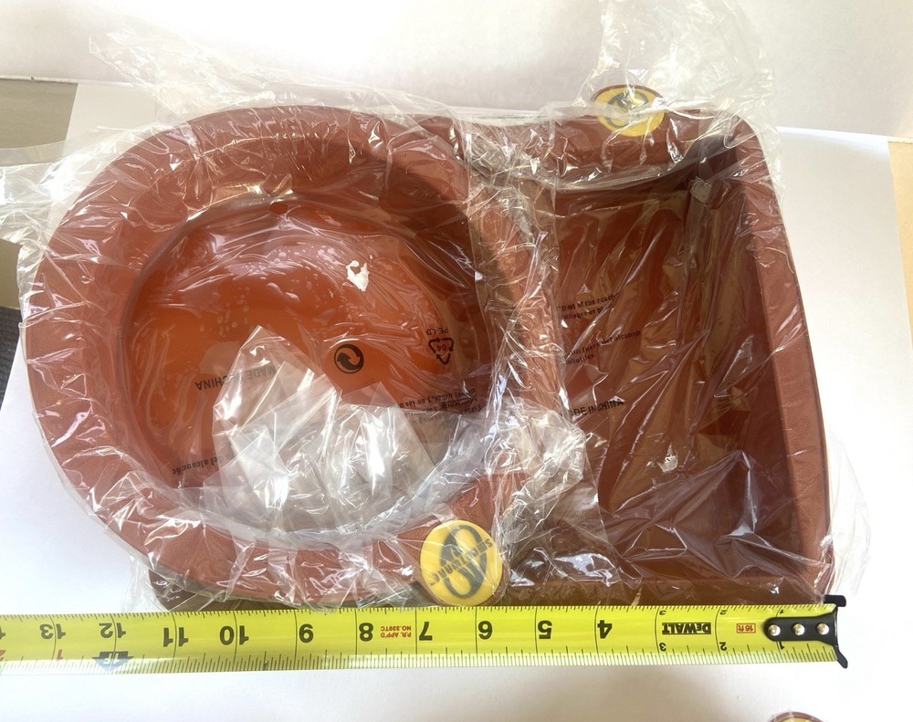 NWT Smartware Silicone Bakeware 4 piece set-copper tone