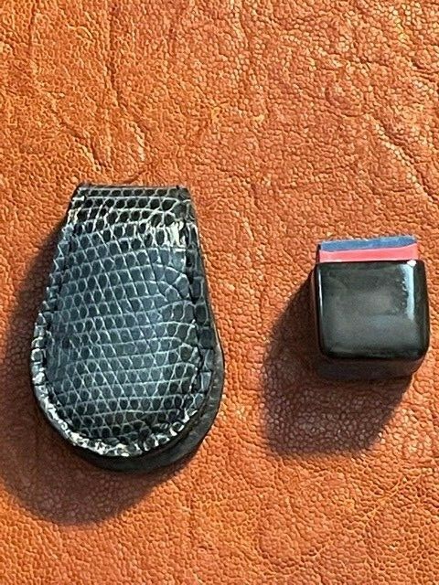 Billiards Geek - Lizard Magnetic Chalk Holder - Accessory For Your Pool Cue