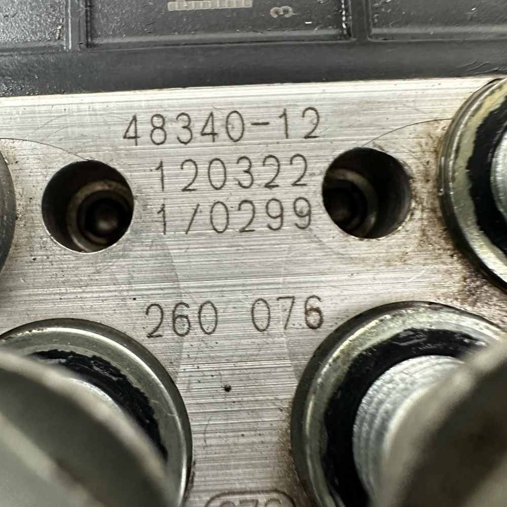 Harley Davidson DYNA Super Glide Custom 2012 ABS pump modulator controller block