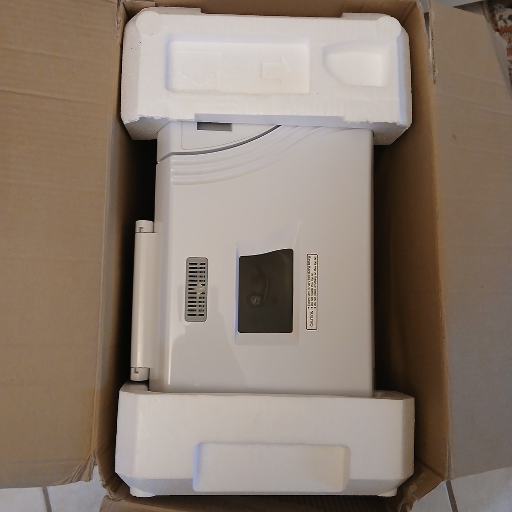 Kenmore Automatic Bread Maker 2 lb. Loaf Model ONLY USED ONCE. ORIGINAL BOX