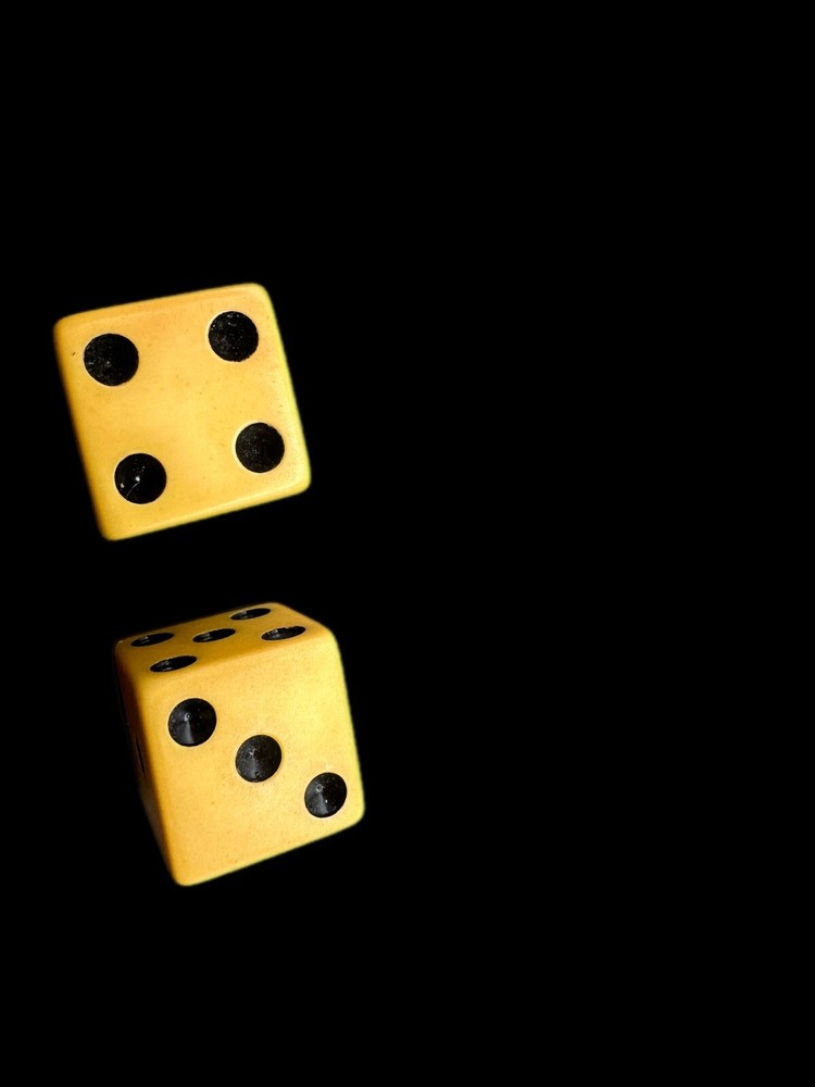 2 Butterscotch Bakelite Dice 1/2” Tested Authentic w/ 409 & Simichrome