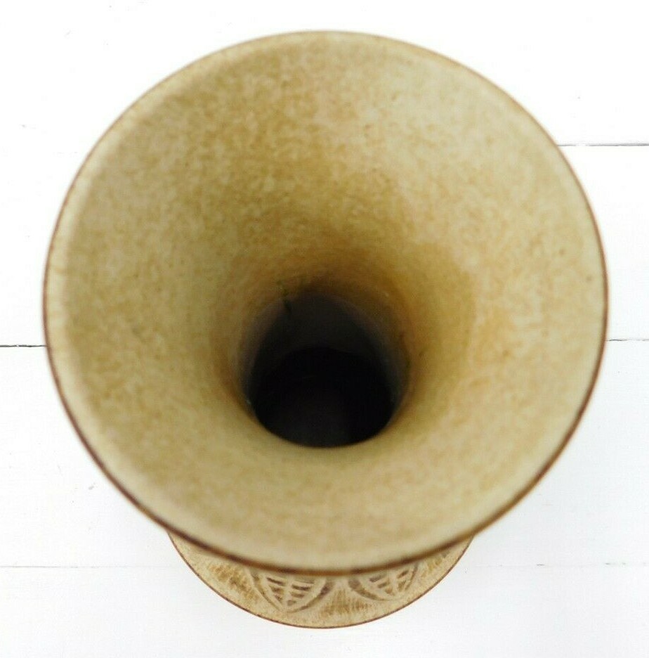 Leaf Pattern Pottery Vase / A-37