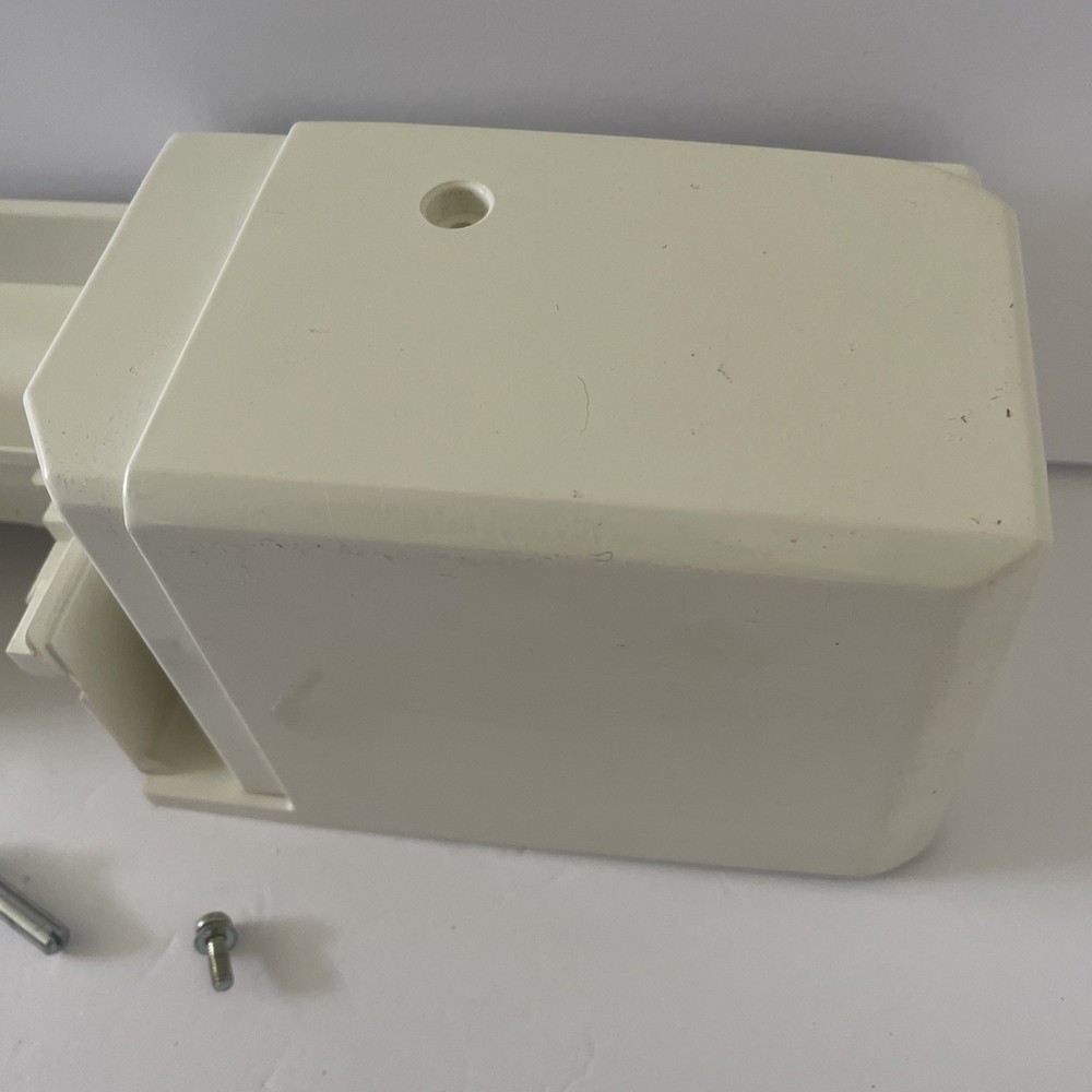 Huskylock 910 Replacement Plastic Part Piece With 3 Screws
