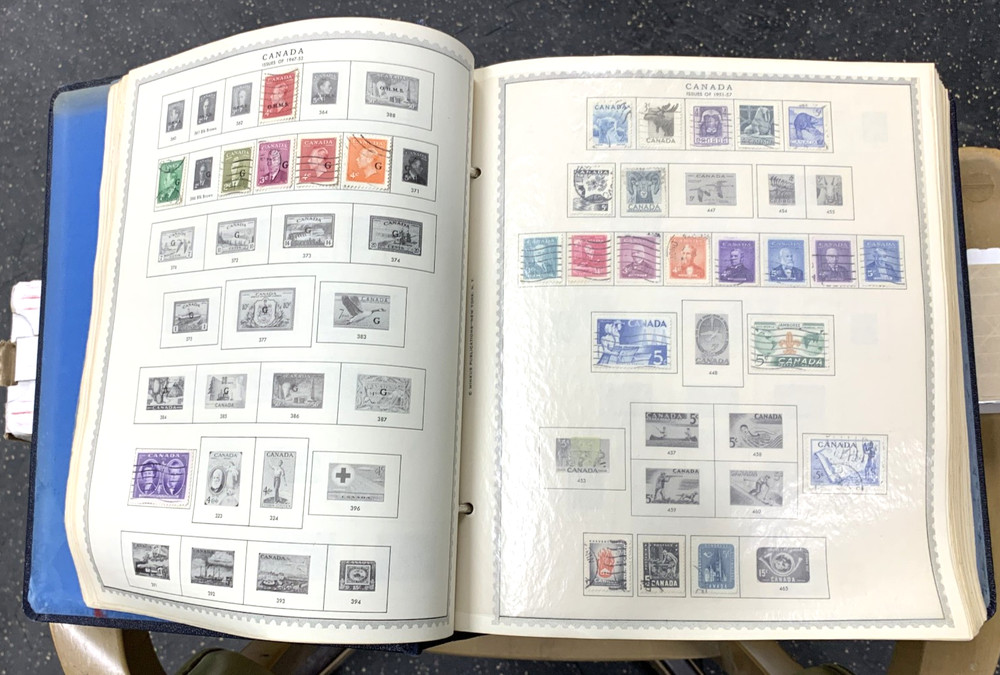 Minkus Supreme Global Album to 1975 Cam to Fin with 1,330 Stamps Nice Binder |
