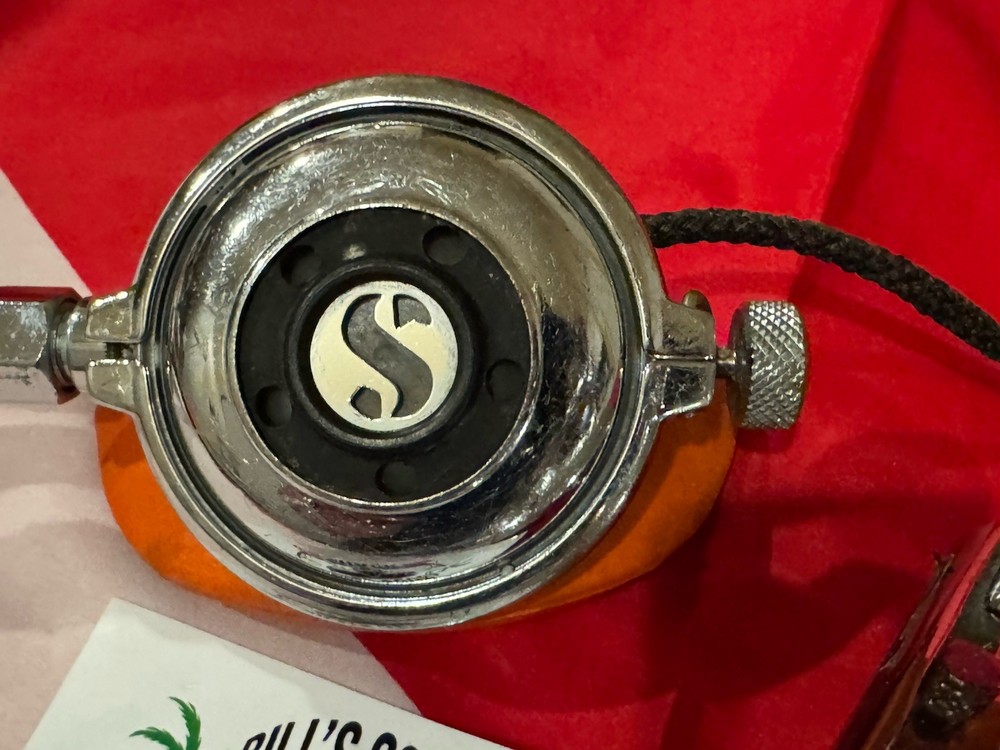 SCUBAPRO R109/ MK7 (HONKER) WAY COOL NICE CONDITION