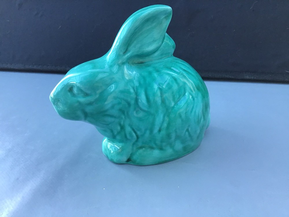 ANGLIA  POTTERY  TURQUOISE  RABBIT  AP171