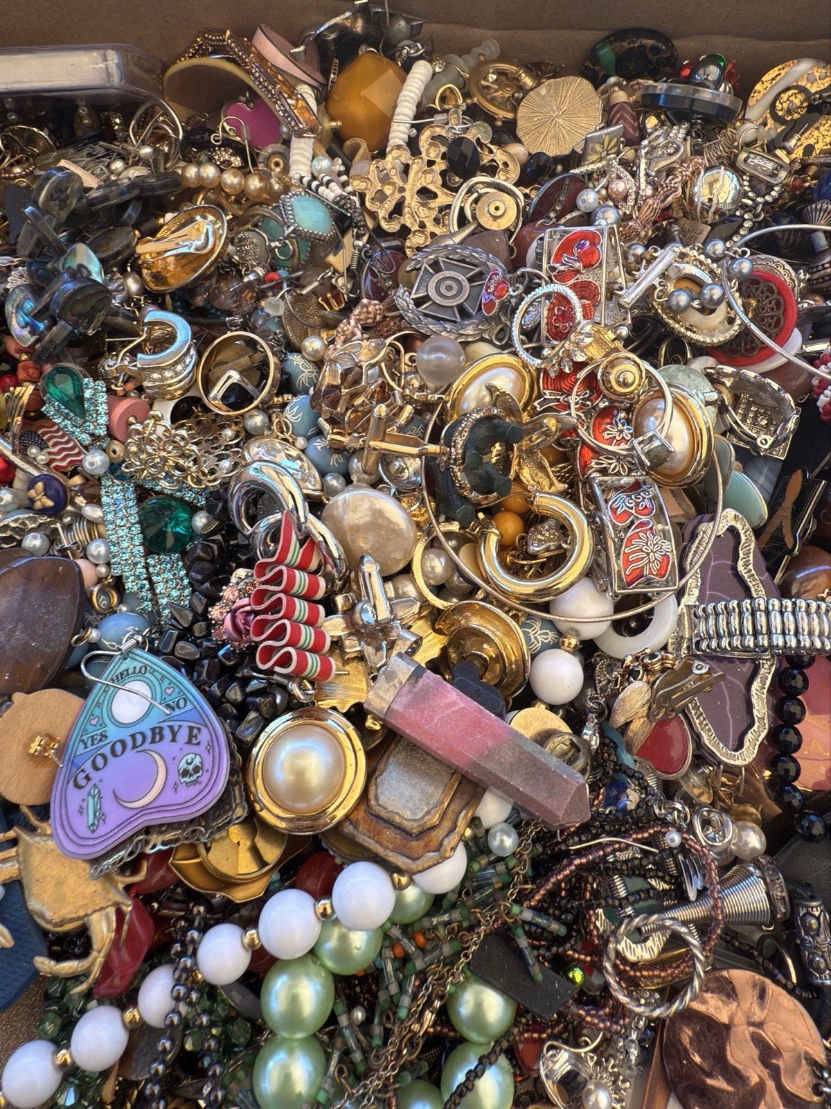 MIXED JEWELRY LOT CRAFT REPAIR, RESELL, REPURPOSE, VINTAGE TO NOW! 20 POUNDS