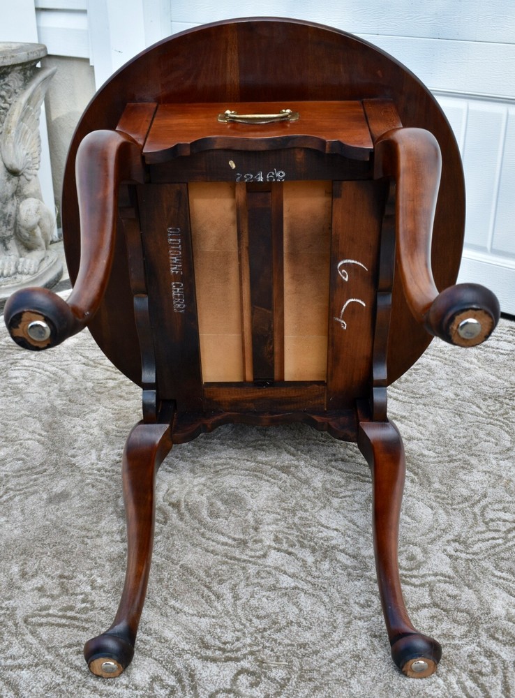 Vintage Statton Oval Queen Anne Style Cherry Side Table w/Drawer