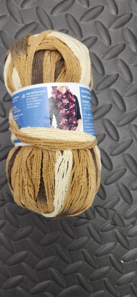 Multi color yarns set of 4