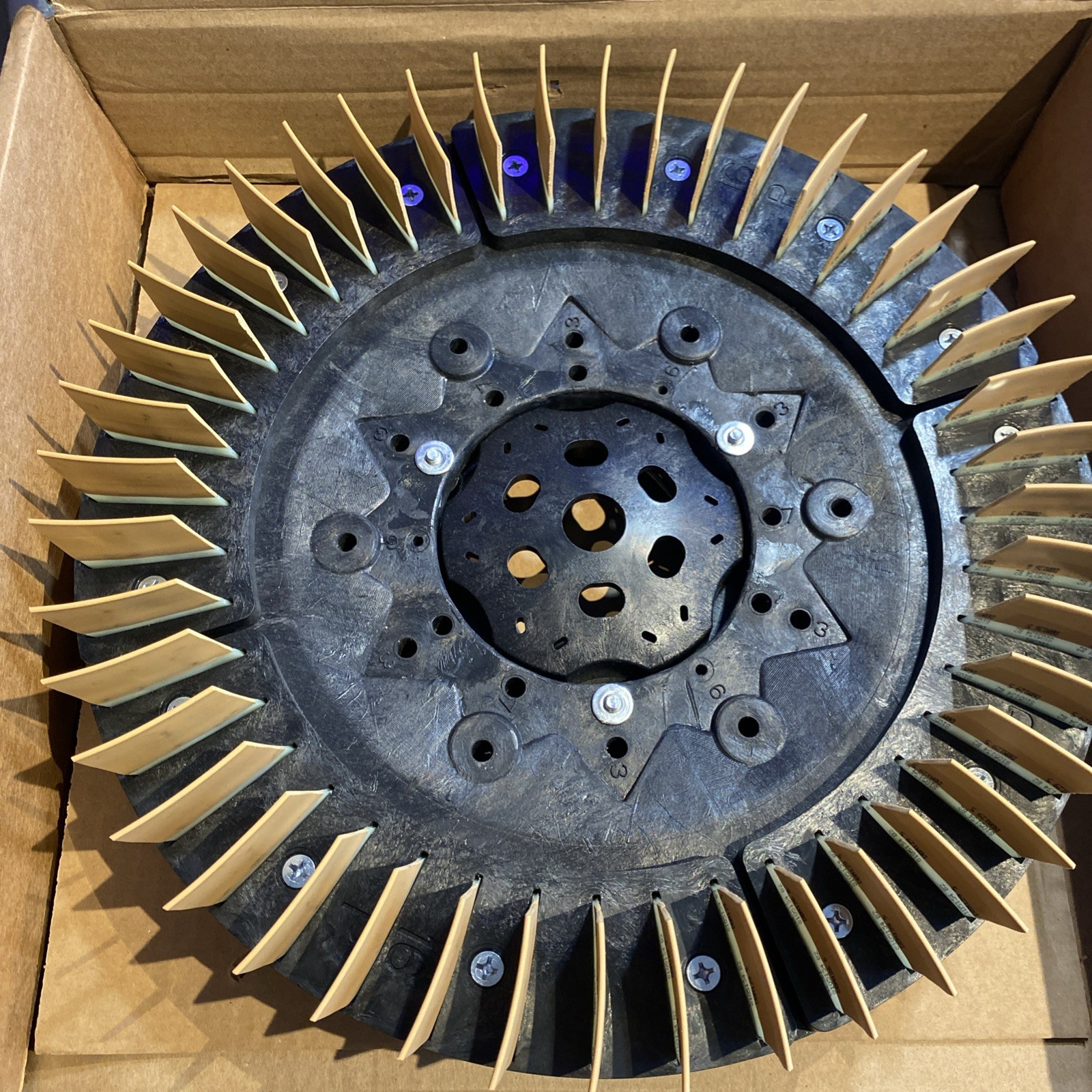 DIAMABRUSH 16" Polymer Tool 1000 Grit Red Blades with Tennant Drive Clutch Plate